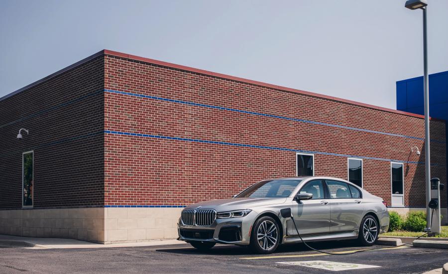  BMW 745e xDrive M Sport (G11) 2019 года  (NA) (фото 14 из 32)